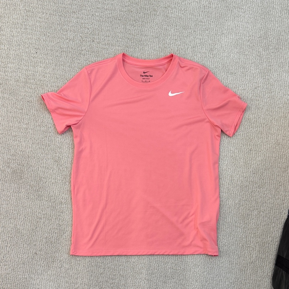 Nike Women’s Coral Pink Short Sleeve Performance Tee Size M